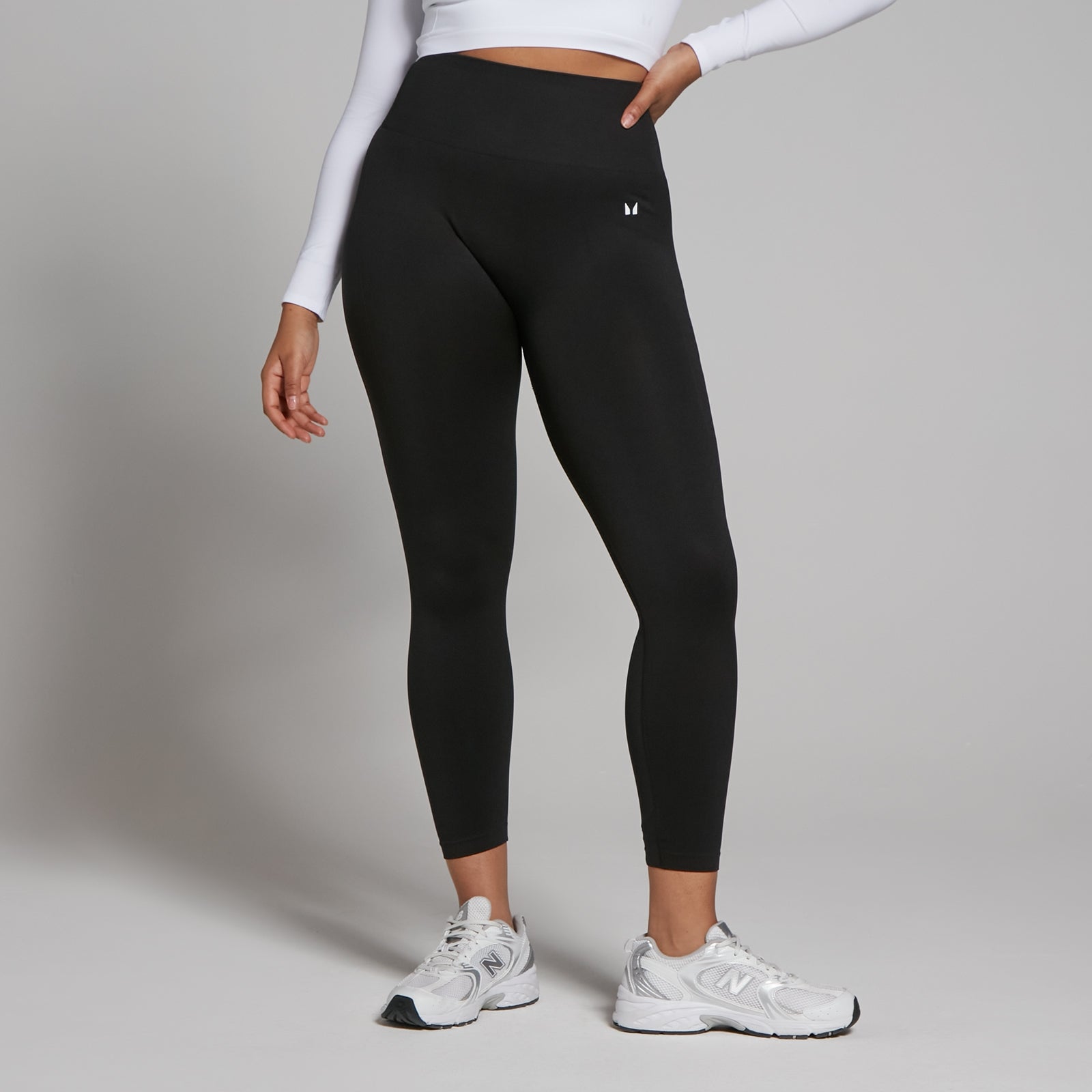 Damskie legginsy bezszwowe o długości 7/8 z kolekcji Shape MP (Czarny)
