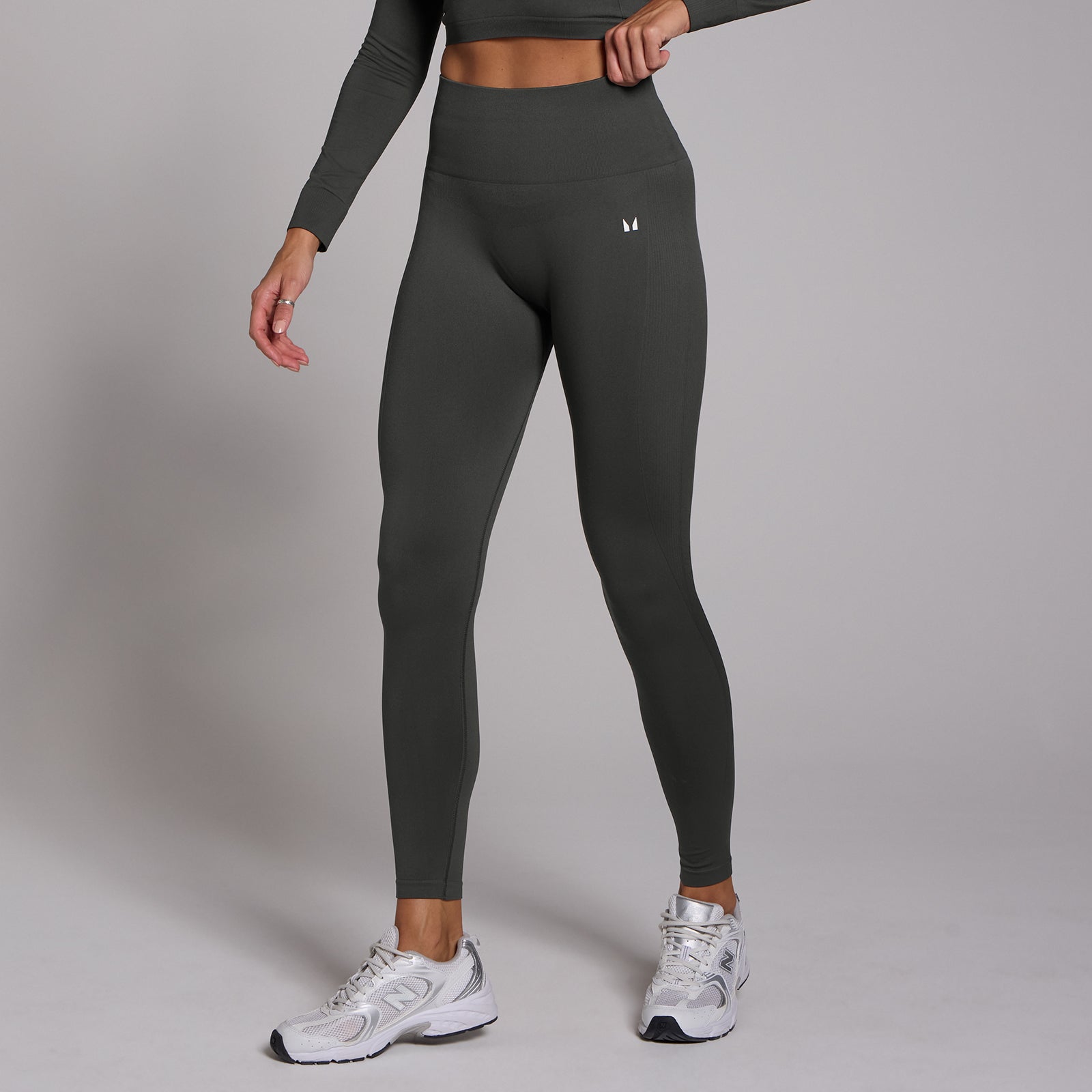 Damskie legginsy bezszwowe z kolekcji Shape MP (Dark Shadow)