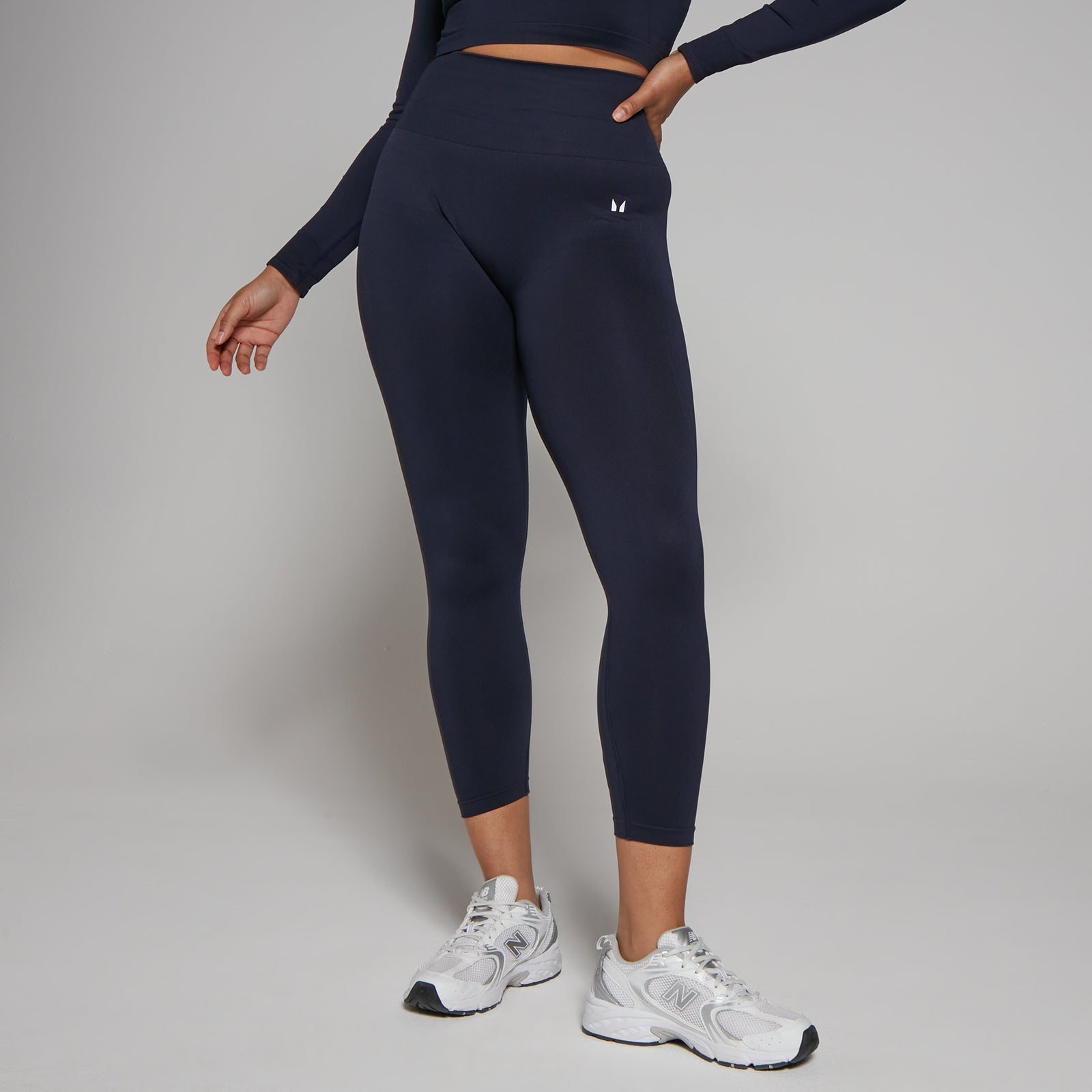 Damskie legginsy bezszwowe o długości 7/8 z kolekcji Shape MP (Granatowy)