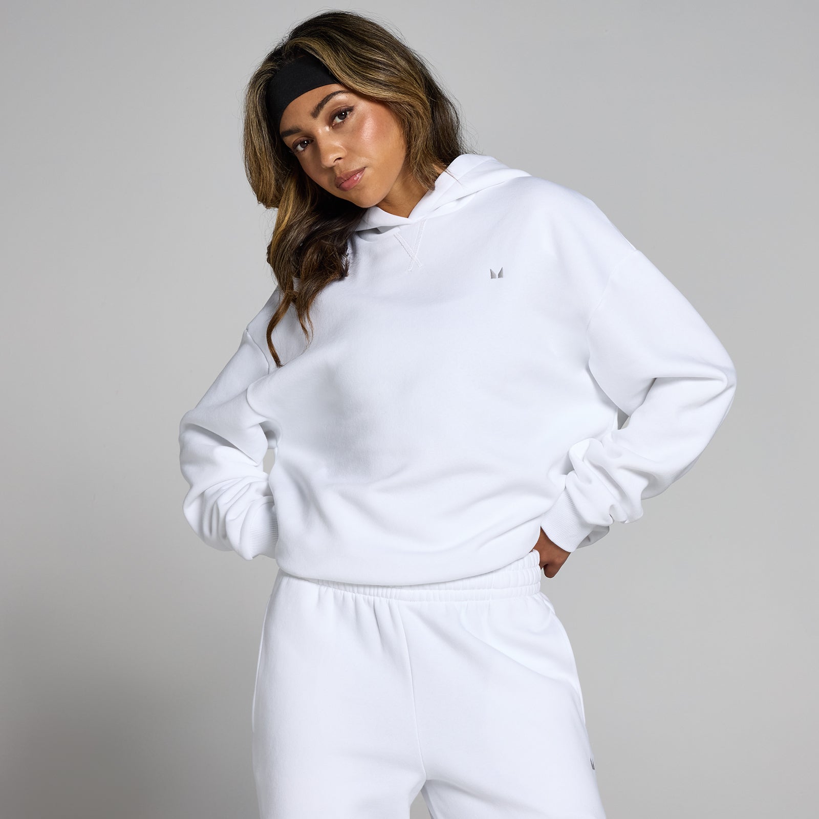 Damska bluza oversize z kapturem z kolekcji Basics MP (Biały)