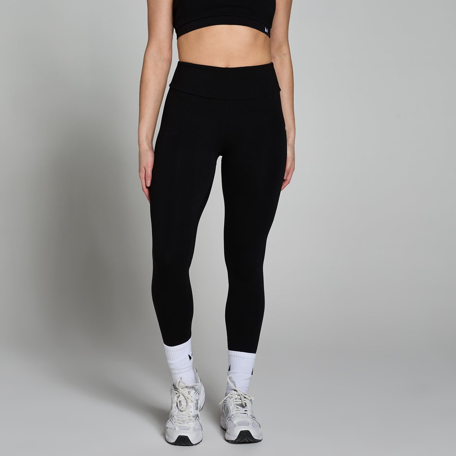 Damskie legginsy z kolekcji Basics MP (Czarny)