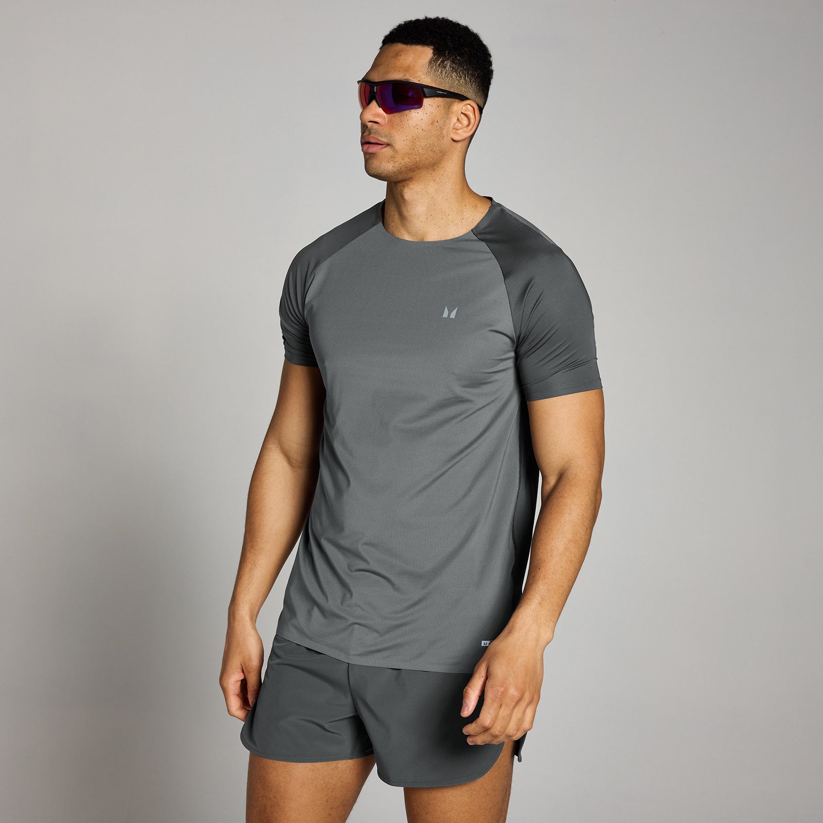 Męski T-shirt z siateczki z kolekcji Velocity MP (Dark Grey)