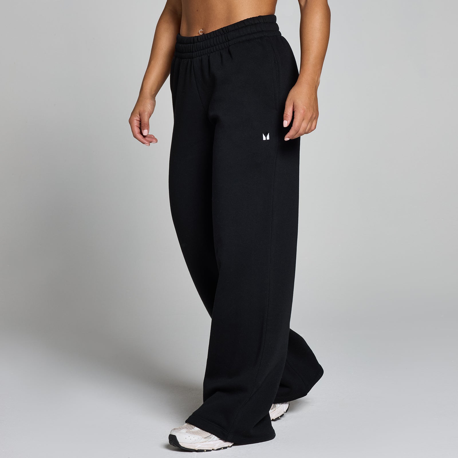 Damskie joggery o prostych nogawkach z kolekcji Basics Petite MP (Czarny)