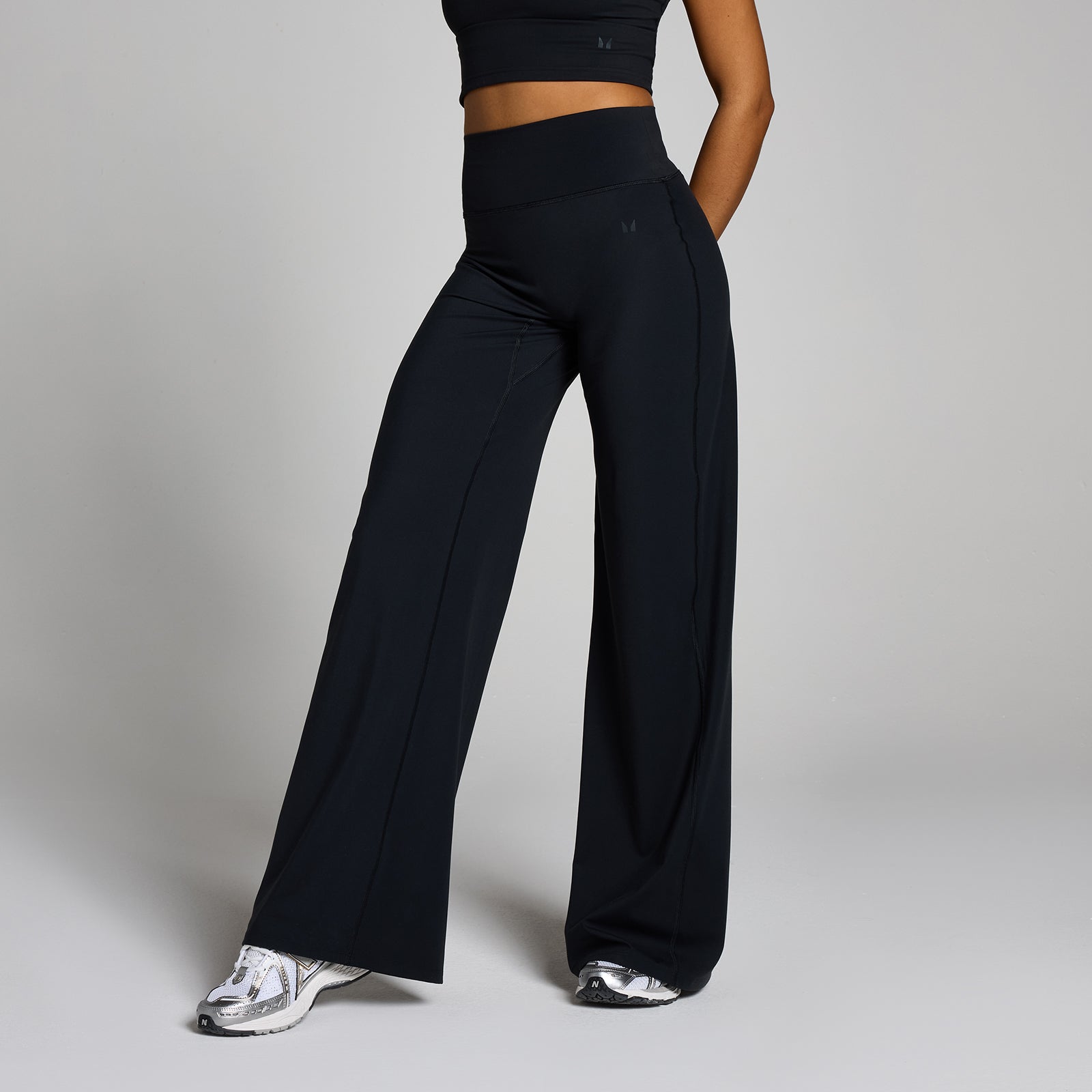 Damskie legginsy z szerokimi nogawkami z kolekcji Tall Tempo MP (Czarny)