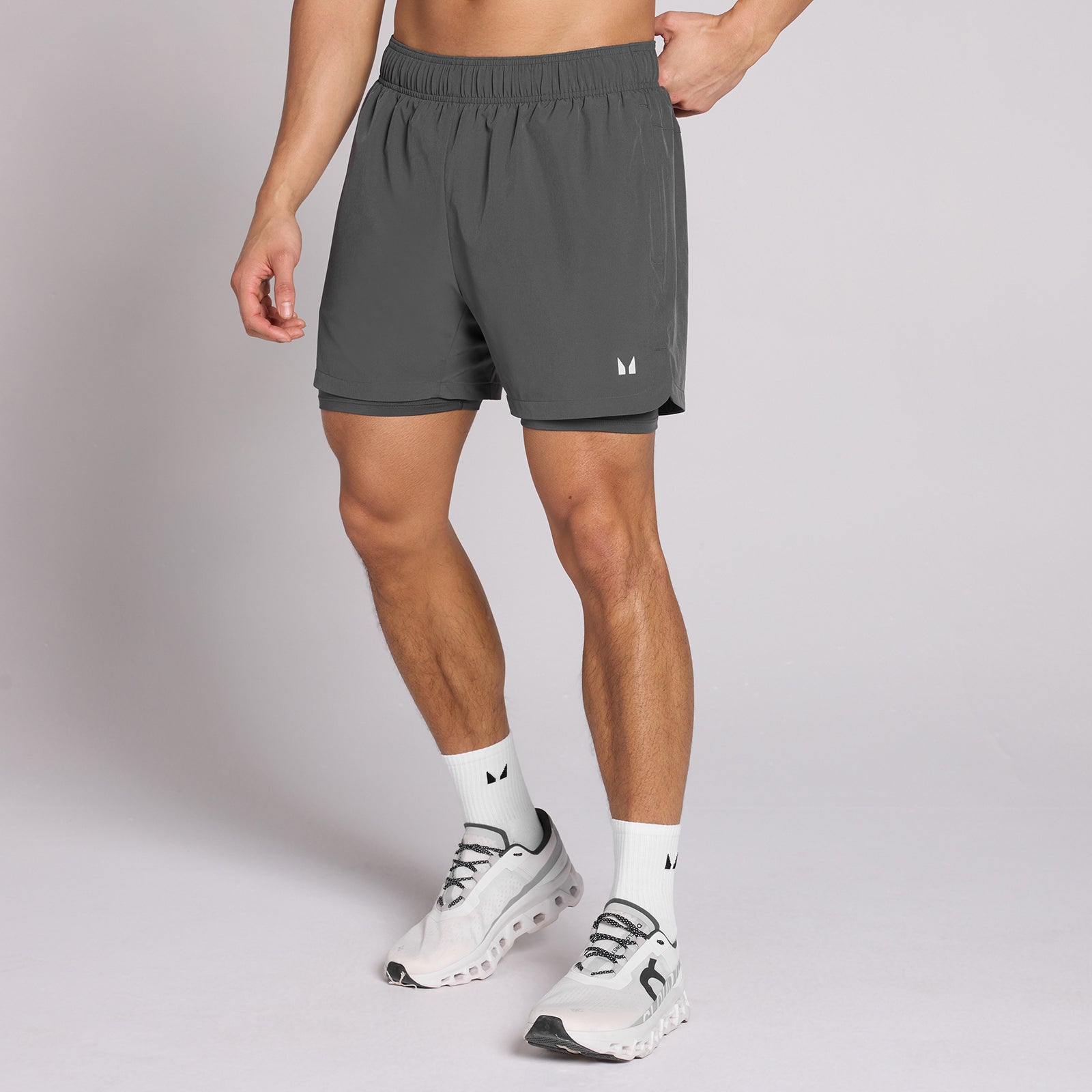 Męskie spodenki 2 w 1 o wewnętrznej długości nogawki 13 cm z kolekcji Training MP – jasnoniebieskie (Dark Grey)