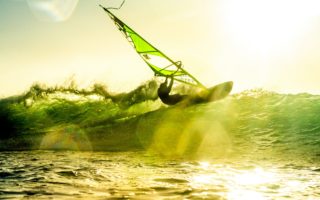 Podróże windsurfingowe: Odkryj najlepsze miejsca na świecie