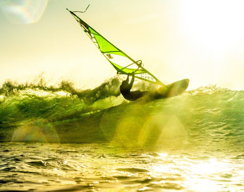 Podróże windsurfingowe: Odkryj najlepsze miejsca na świecie