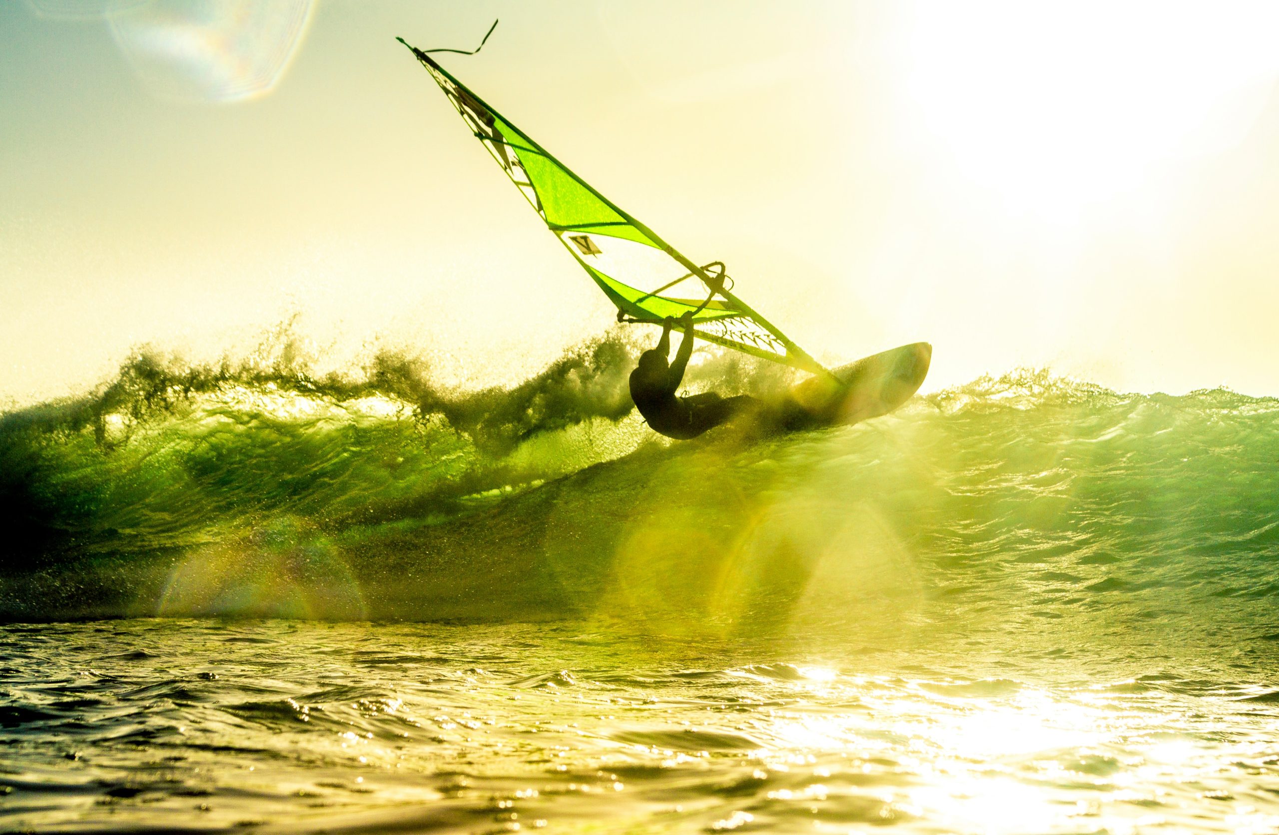 Podróże windsurfingowe: Odkryj najlepsze miejsca na świecie